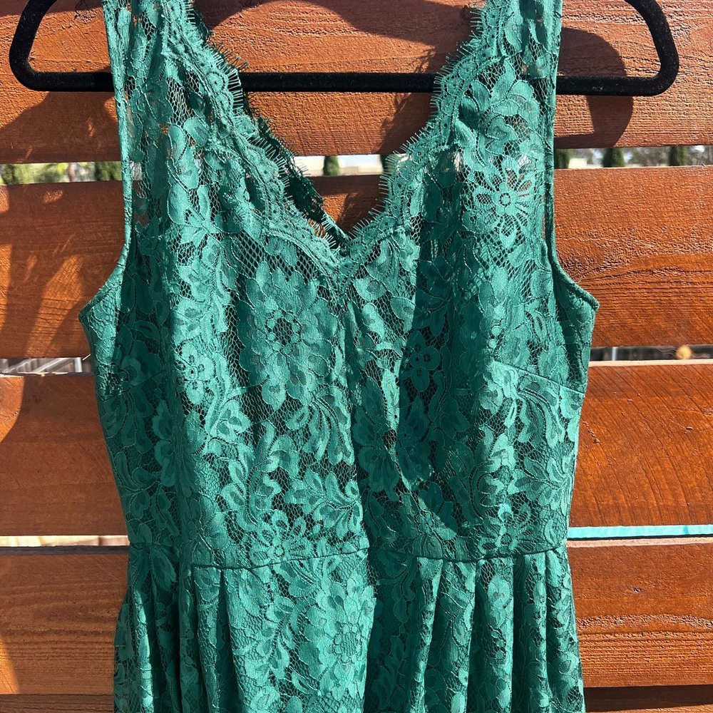 NWOT Beautiful long green lace dress!Size 10. - Picture 2 of 15